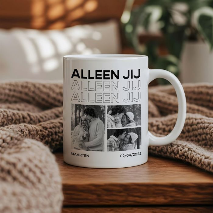 Gepersonaliseerde mok met zwart-witfoto’s en tekst